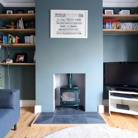 Tranquil 2 Bedroom Home In Totterdown ブリストル エクステリア 写真