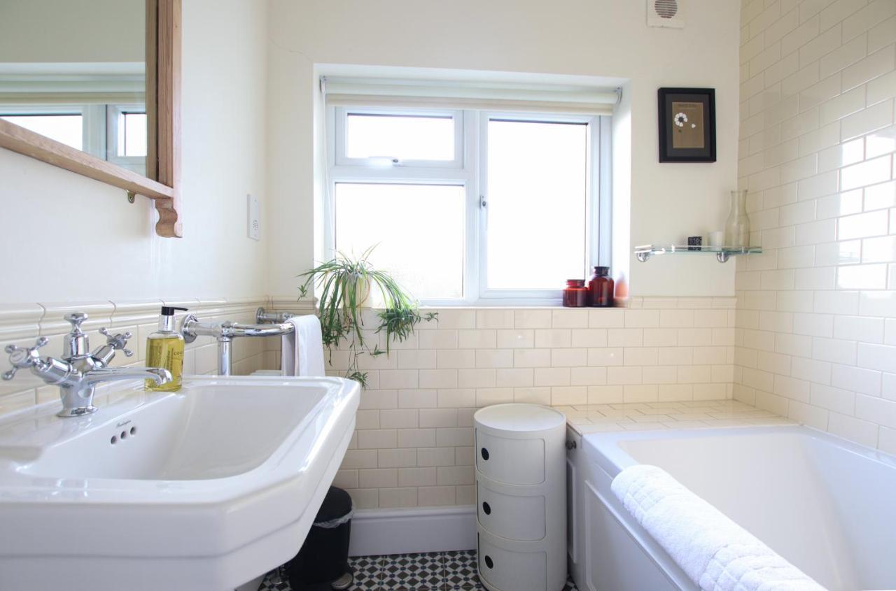 Tranquil 2 Bedroom Home In Totterdown ブリストル エクステリア 写真